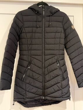 Women’s sz XS Bernardo Black Hooded Quilted Puffer Coat
